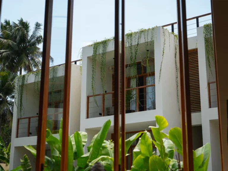 The rooms and balconies at Meraki
